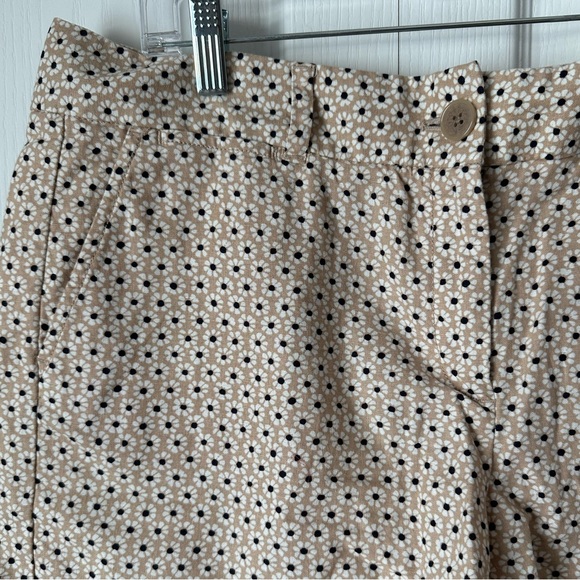 Loft Daisy Shorts - Picture 4 of 8
